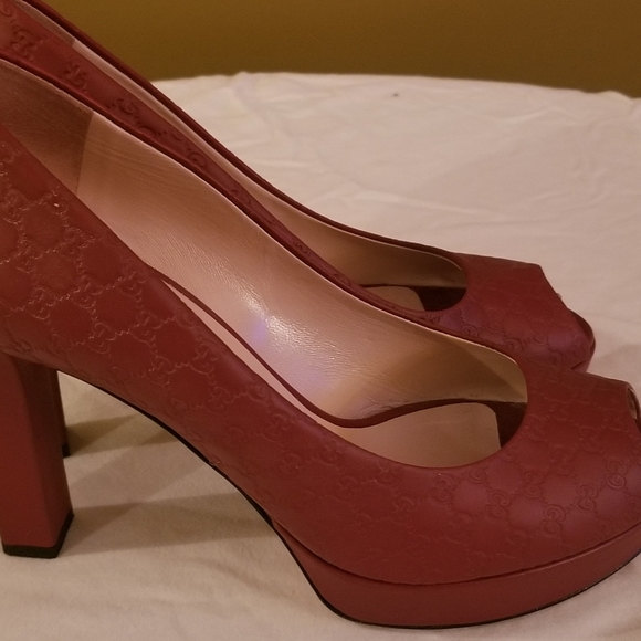 Gucci Red Guccissima Leather Peeptoe Platform Pump - Picture 5 of 9